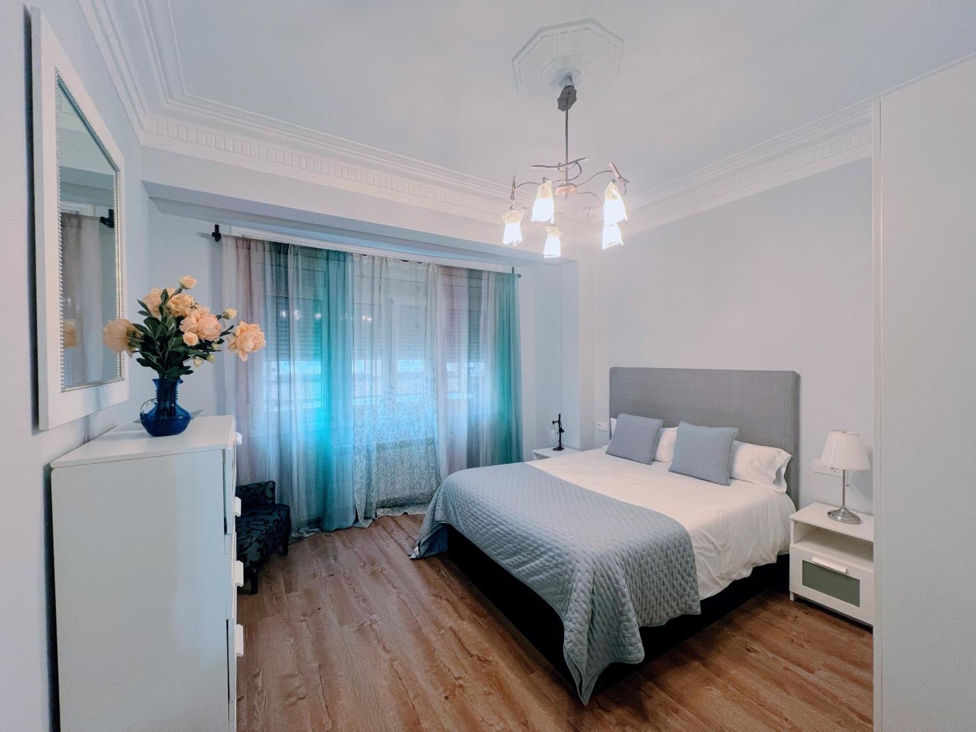 Amplio Y Centrico Piso Con Patio. Apartment Ла Коруня Екстериор снимка